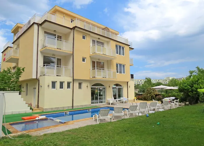 Family Saga Hotel Rawda