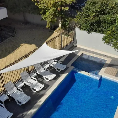 호텔 Family Saga 라브다