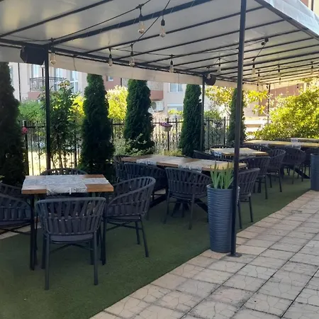 Отель Family Saga Равда