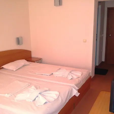 Hotel Family Saga