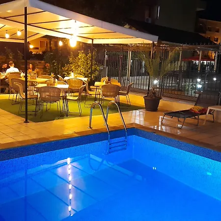 호텔 Family Saga 라브다