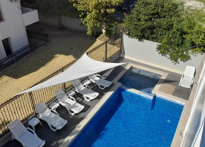 ホテル ファミリー サガ ラヴダ