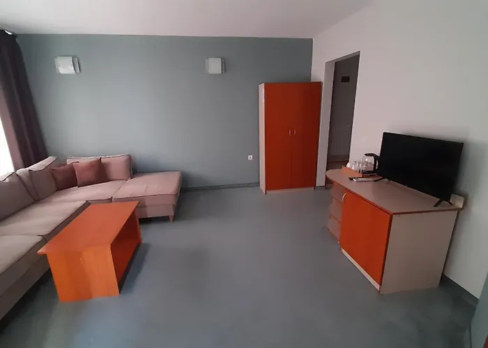 ホテル ファミリー サガ 3*