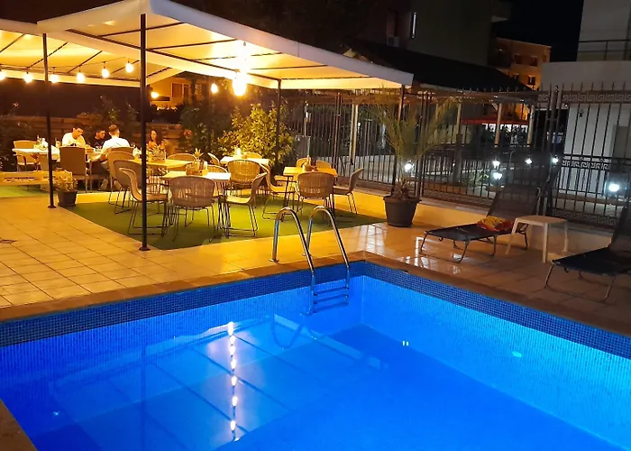 ホテル ファミリー サガ ラヴダ